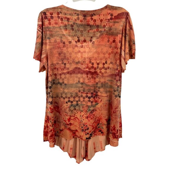 Womens Plus Size V-Neck Floral & Geometric Pleated Tunic Top w/Sequin Detail - Picture 2 of 9